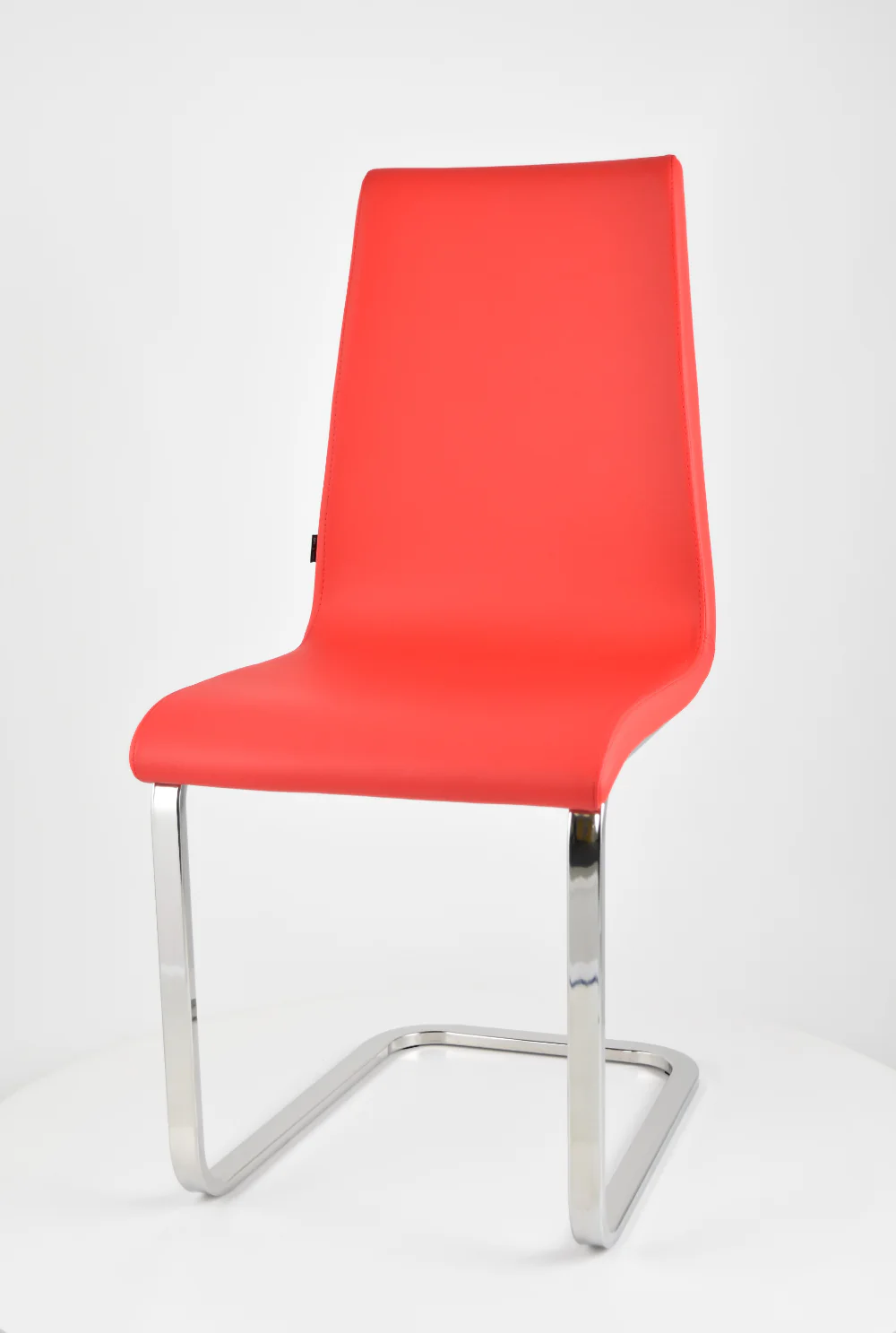 Tommychairs Set 2 sillas Berlin Estilo Cantilever con Patas de Acero Cromado de Alta Resistencia Asiento en Madera Multicapa tapizado en Polipiel Roja - Imagen 3